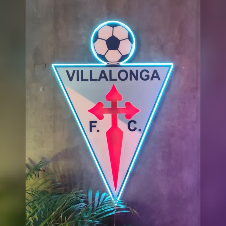 Escudo de un club de futbol en neon LED