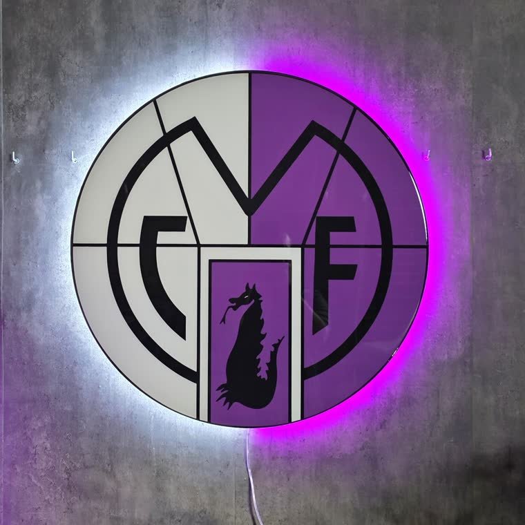 Escudo de un club de futbol en neon LED