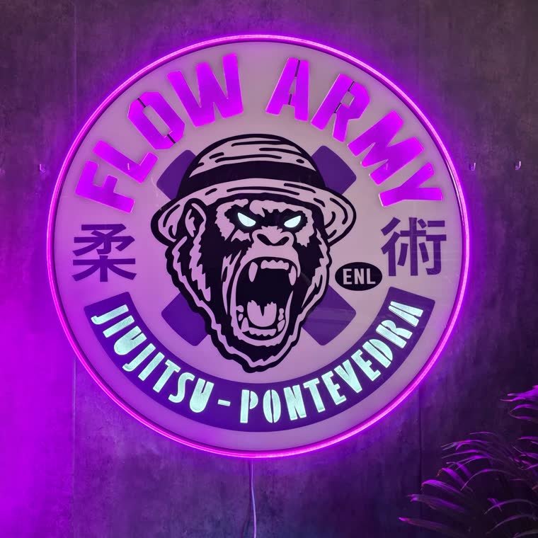 Logo de un gimnasio en resina y neon LED