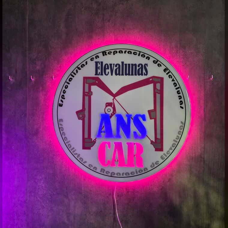 Logo de automocion en resina y neon LED