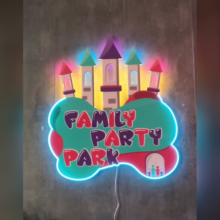 Rotulo infantil en resina y neon LED