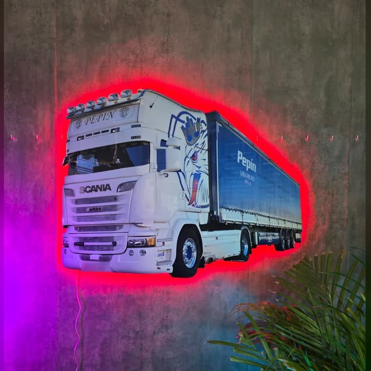 Cuadro de un camion trailer personalizado en resina y neon LED
