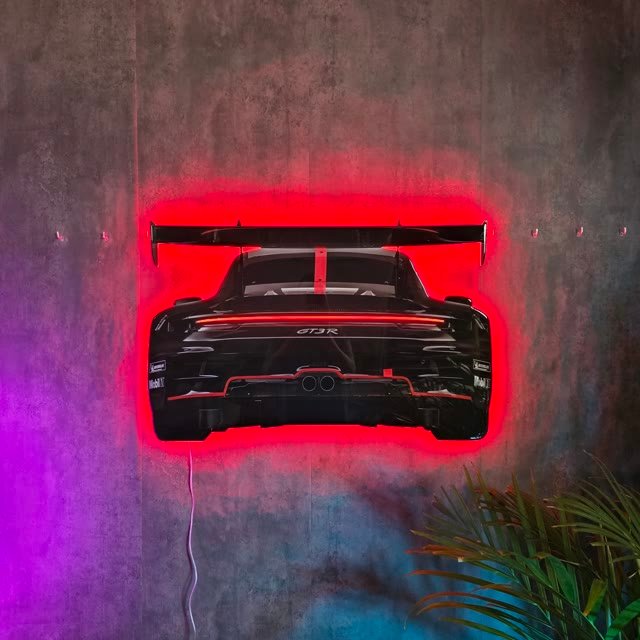 Cuadro de un coche deportivo en resina epoxi y luz neón LED
