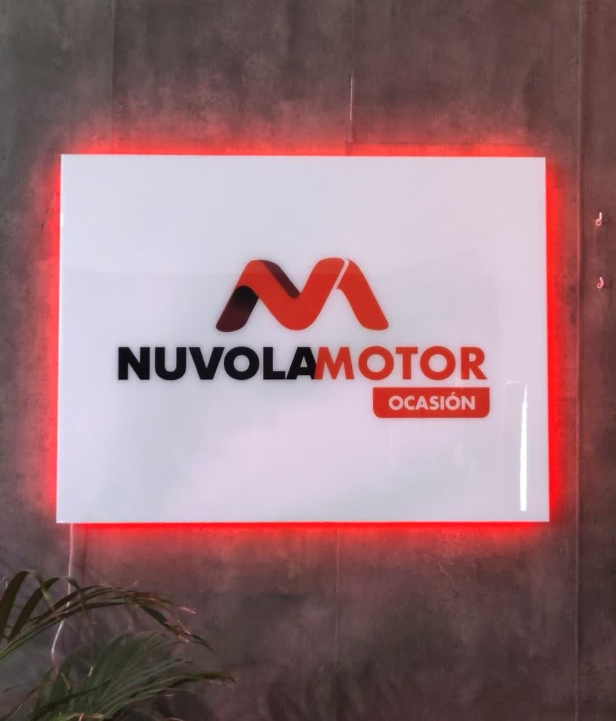 Rótulo de neón LED del concesionario Nuvola Motor