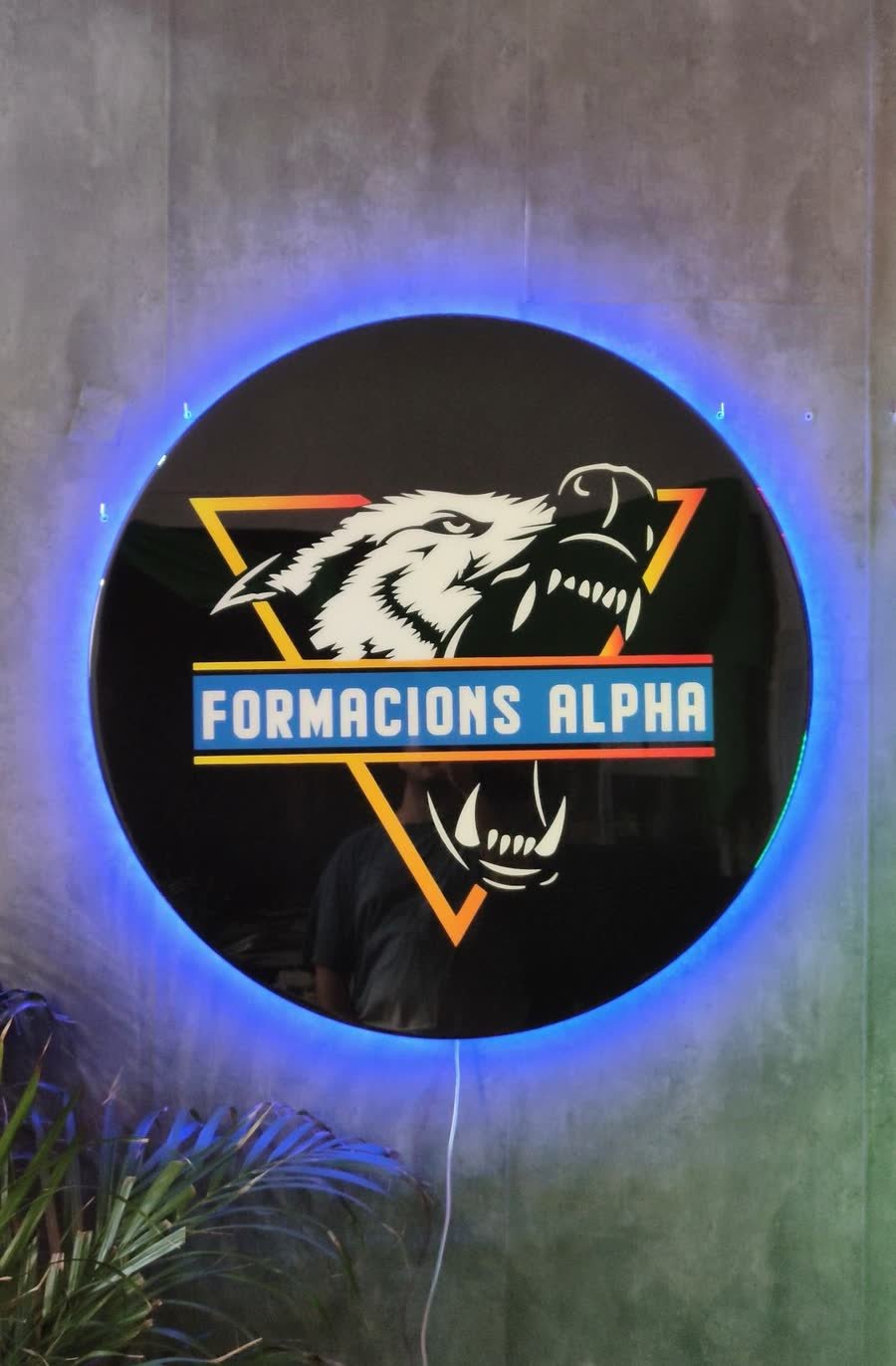 Rótulo circular de neón LED de Formacions Alpha