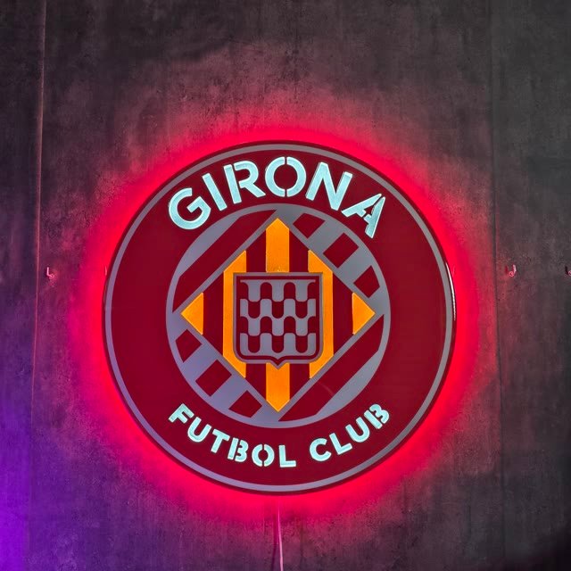 Escudo de club de fútbol en resina epoxi y luz neón LED