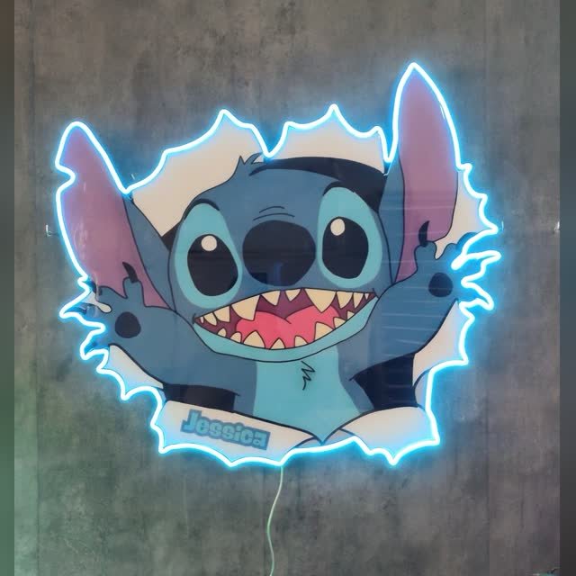 Cuadro de un personaje de película de animación en neón LED