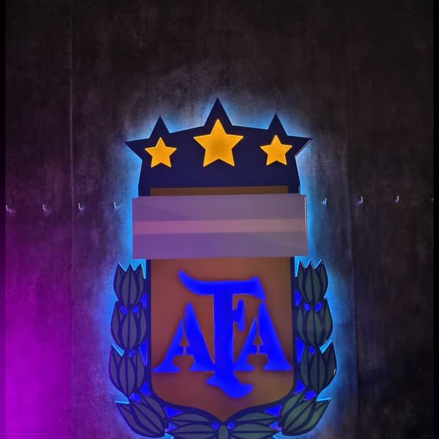 Cuadro multitroquelado de un escudo deportivo