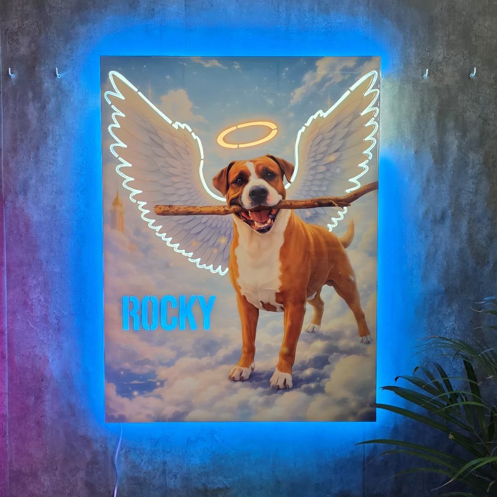Cuadro multitroquelado de mascota con alas en resina y neón LED