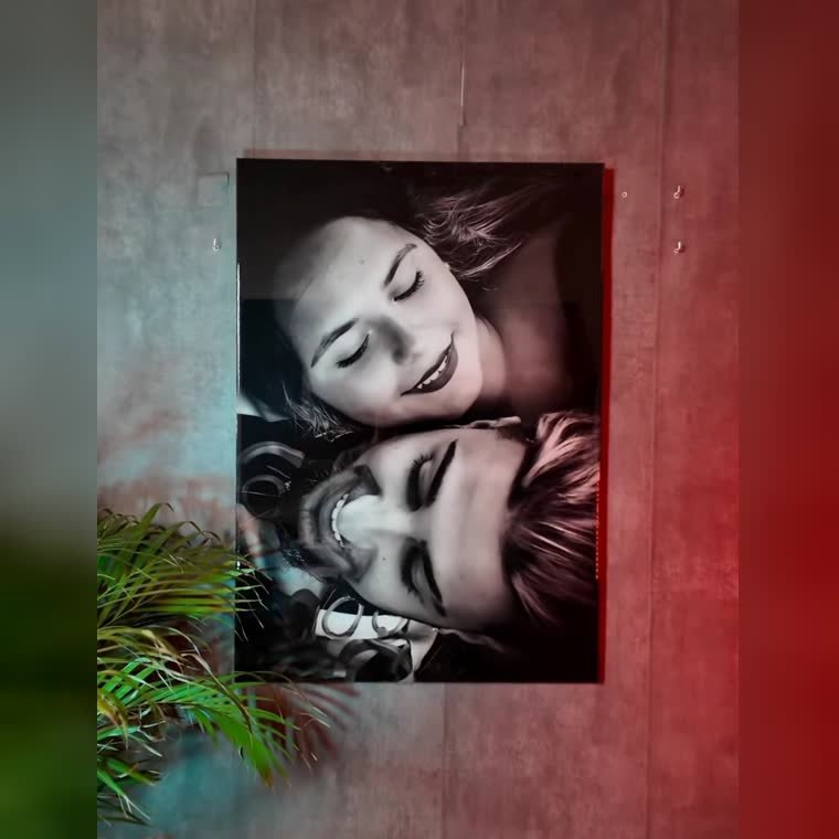 Cuadro recto con la foto de una pareja en blanco y negro